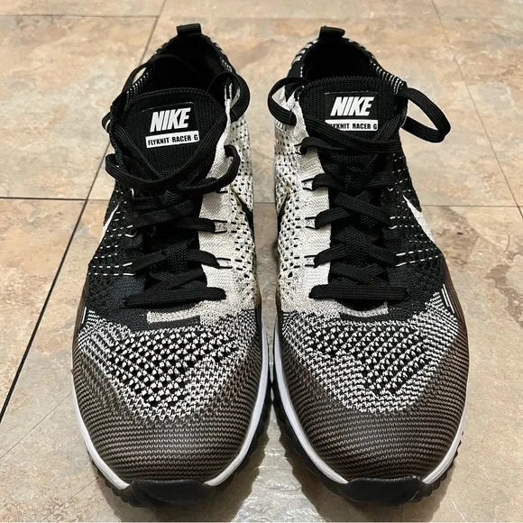 Nike Flyknit Racer - Picture 7 of 9